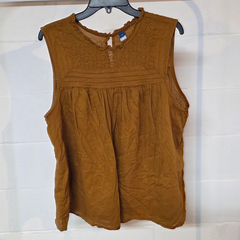 Old Navy Womens XXL Brown Eyelet Embroidered Sleeveless Blouse Ruffle Neck Top